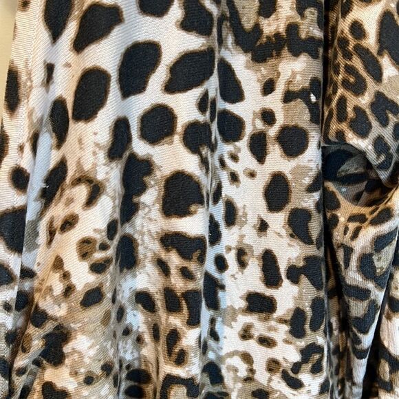 Tribal Animal Print Twisted Front Long Sleeve Oversized Sweater Size Small - Picture 4 of 10